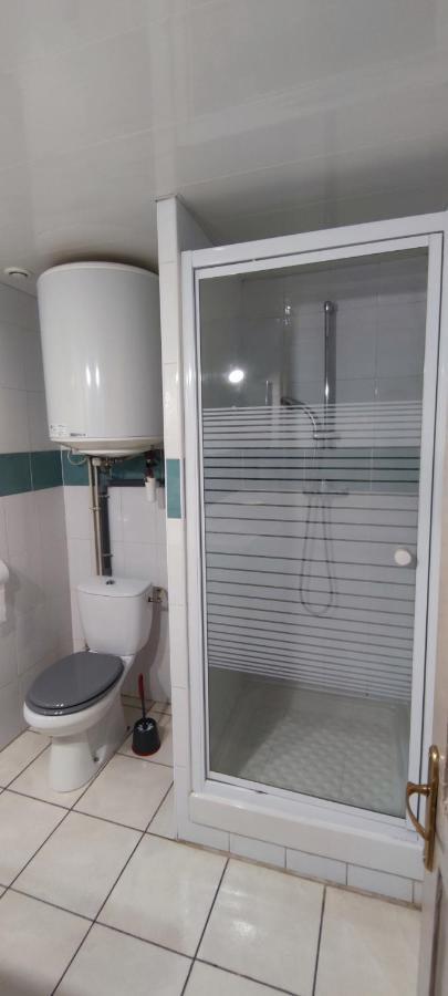 Appartement 45 M² Proche Du Centre Ville 吕内尔 外观 照片